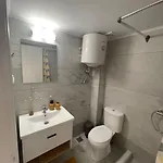 Vatos Studio Apartment *