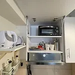 Vatos Studio Apartment *