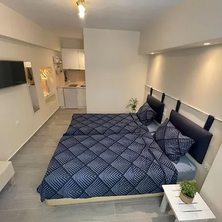 Vatos Studio Apartman *